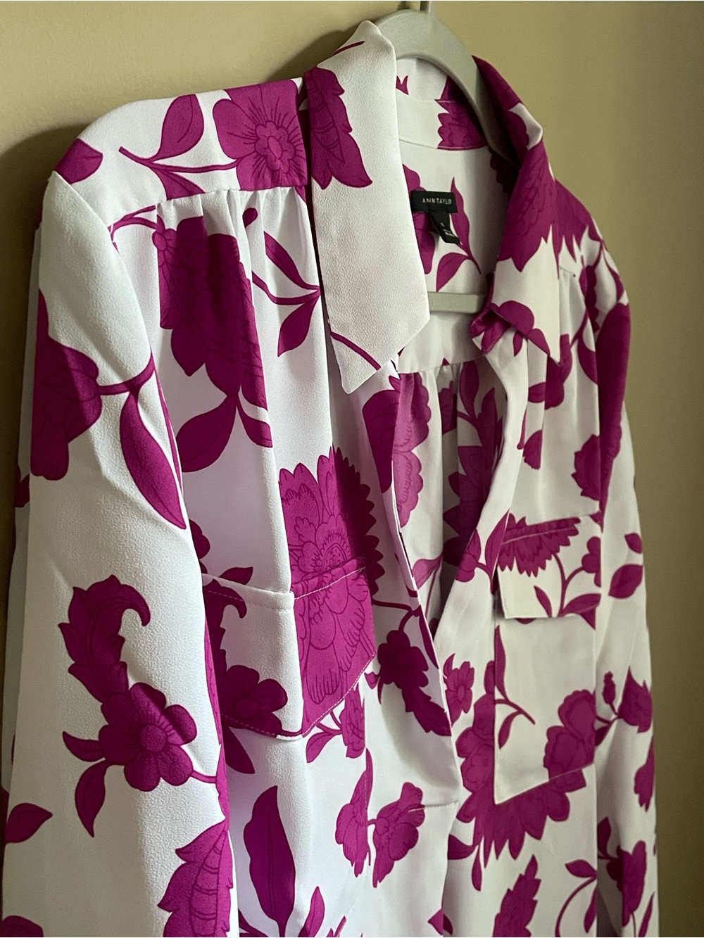NWOT Ann Taylor floral popover shirt w/ bold floral print sz XL - Picture 6 of 13
